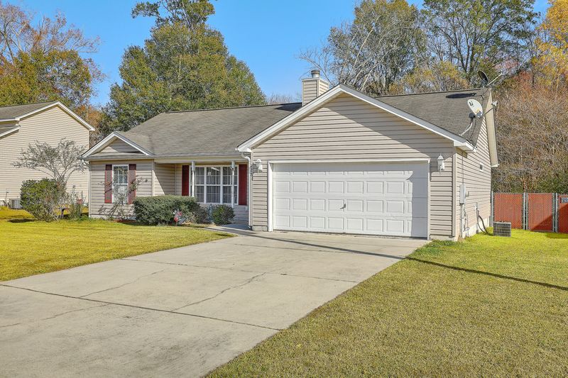 228 Lindy Creek Rd, Goose Creek, SC 29445