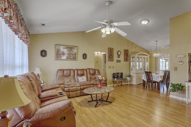 228 Lindy Creek Rd, Goose Creek, SC 29445