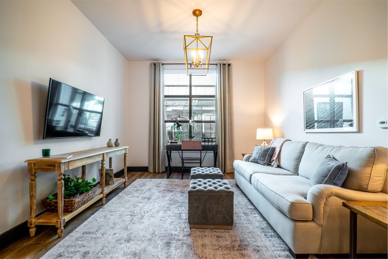 5 Gadsdenboro St #412, Charleston, SC 29401