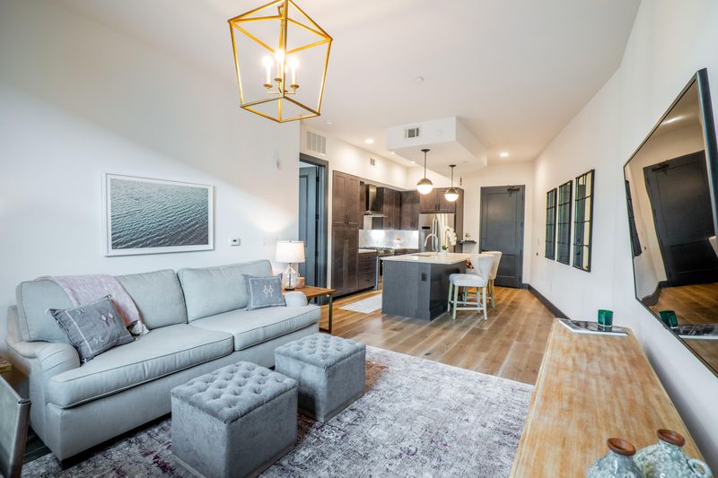5 Gadsdenboro St #412, Charleston, SC 29401