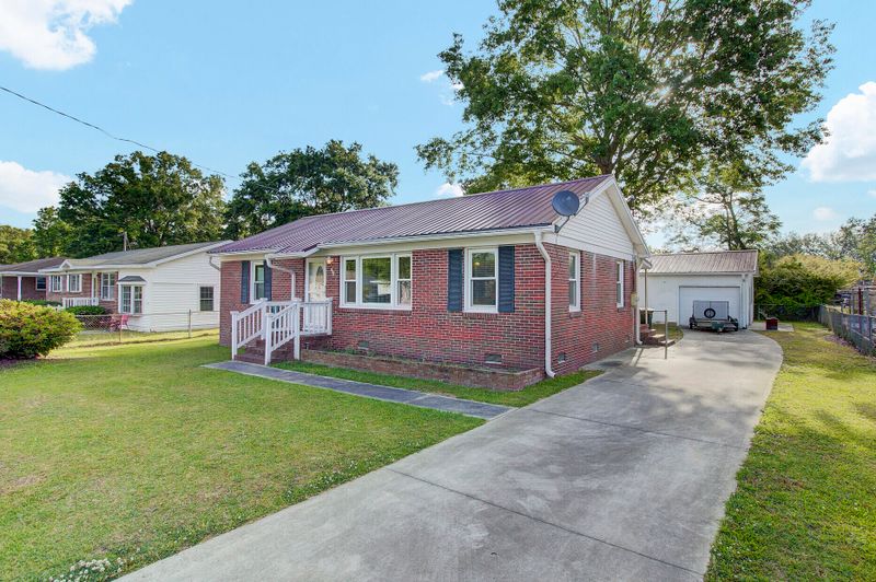 410 Jean Wells Dr, Goose Creek, SC 29445