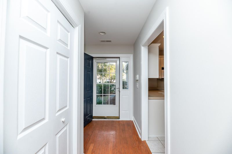 9111 Woodcreek Ct, North Charleston, SC 29406
