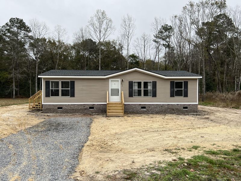 371 Horseshoe Rd, Moncks Corner, SC 29461
