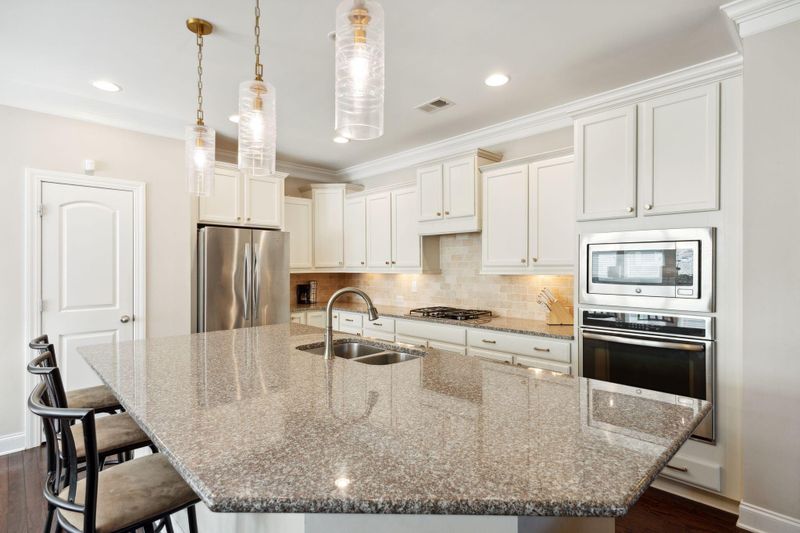 706 Quintan St, Summerville, SC 29486