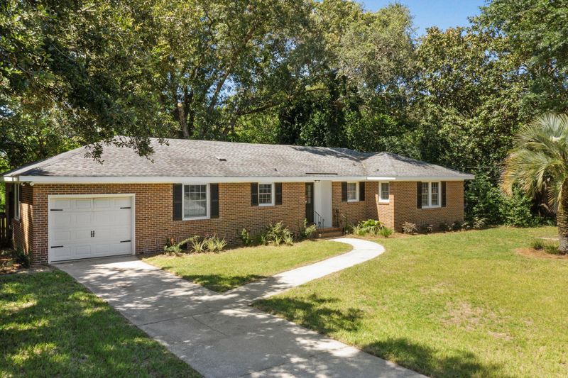 723 James Dr, Charleston, SC 29412