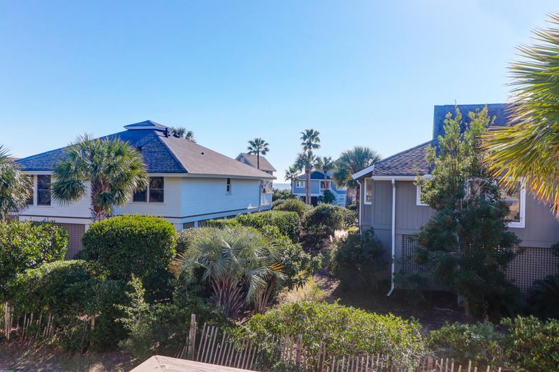 20 Beachside Dr, Isle Of Palms, SC 29451