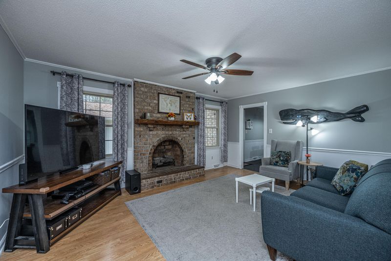 107 Runnymede Ln, Summerville, SC 29485