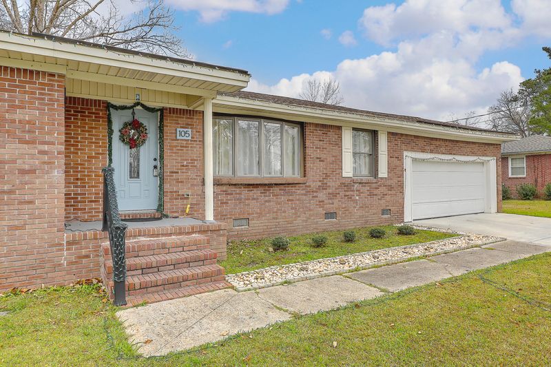105 Jefferson Ln, Ladson, SC 29456