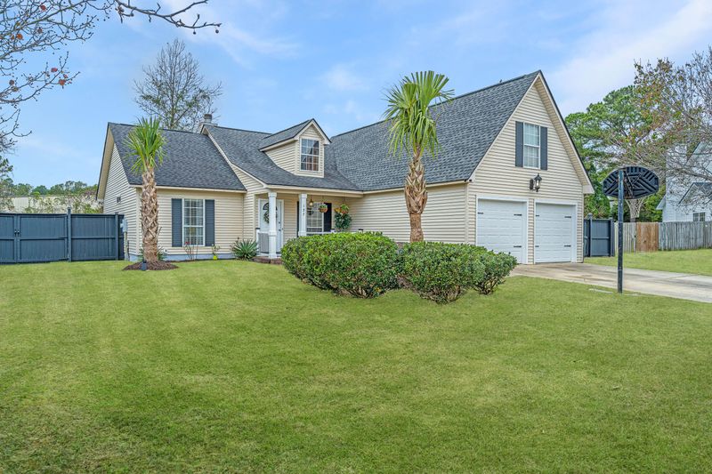 137 W Park Ln, Summerville, SC 29486