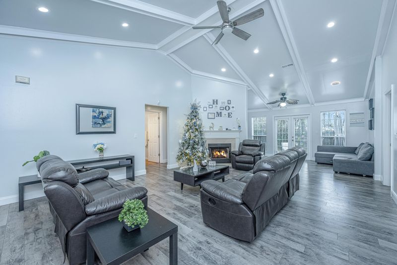 137 W Park Ln, Summerville, SC 29486