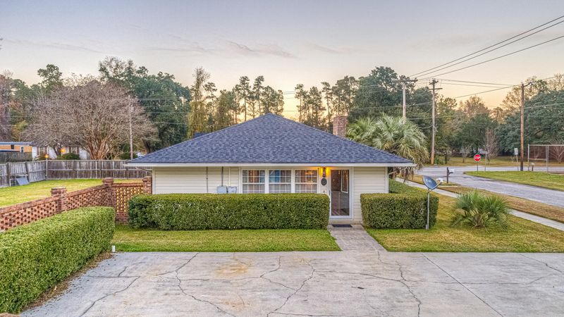 102 Bay St, Saint Stephen, SC 29479