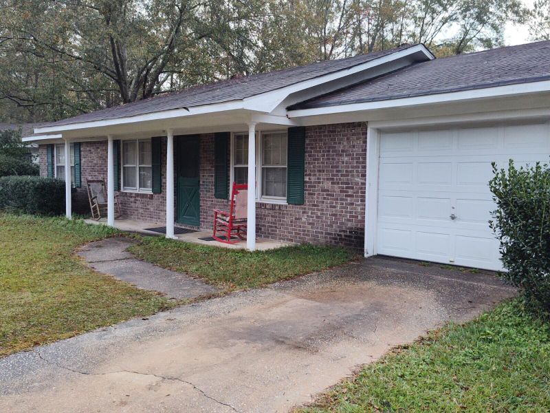 213 Logan Dr, Summerville, SC 29483