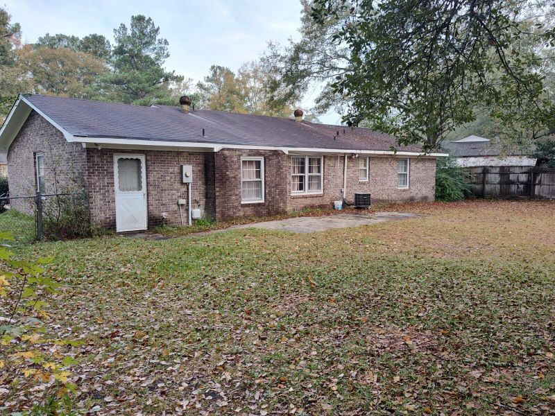 213 Logan Dr, Summerville, SC 29483