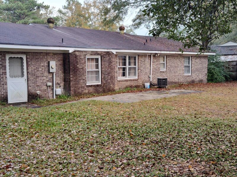 213 Logan Dr, Summerville, SC 29483
