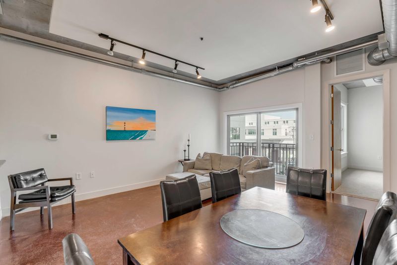150 Bee St #412, Charleston, SC 29401