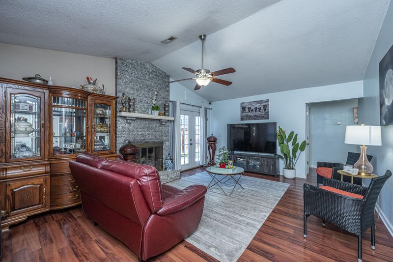 81 Four Iron Ct, Summerville, SC 29483