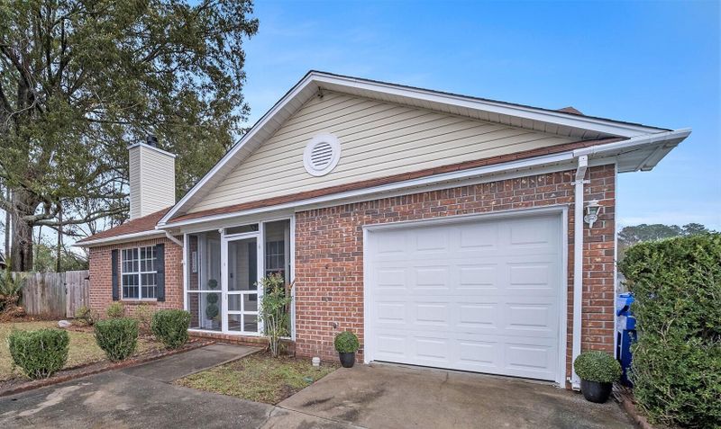 8590 Waccamaw Ct, North Charleston, SC 29406