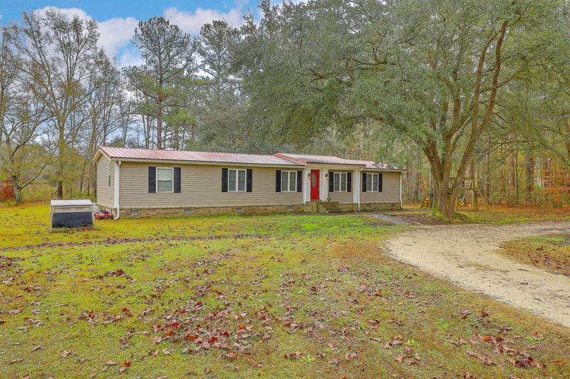 191 Wagon Trail Rd, Ridgeville, SC 29472