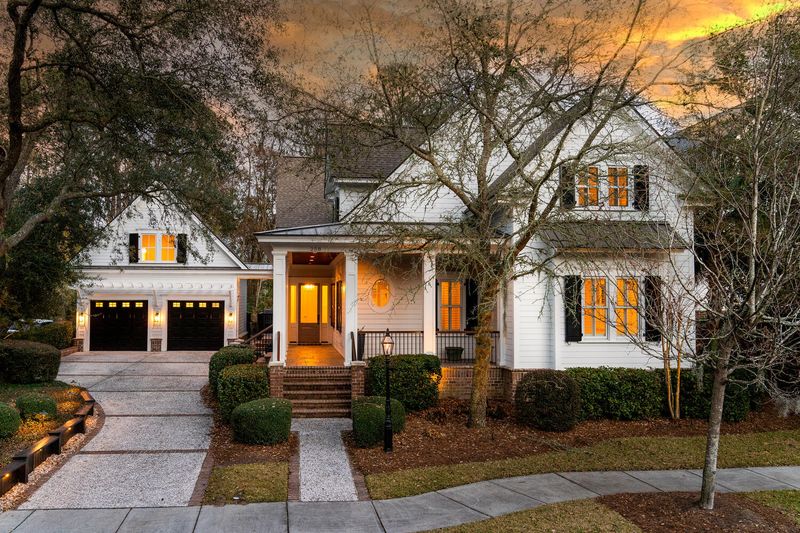 258 Delahow Dr, Daniel Island, SC 29492
