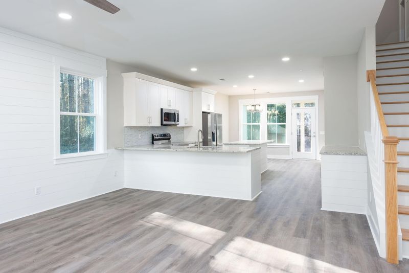 305 Salamander Ct, Huger, SC 29450