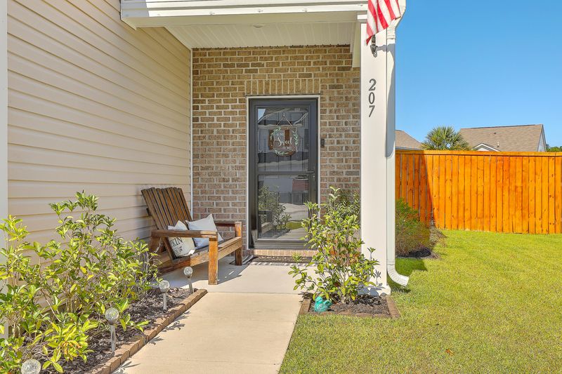 207 Daniels Creek Cir, Goose Creek, SC 29445