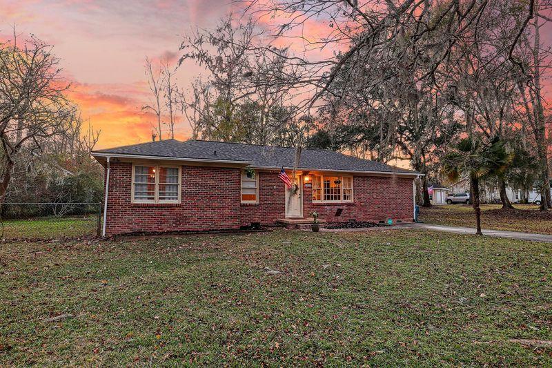 1958 Gasque St, Johns Island, SC 29455