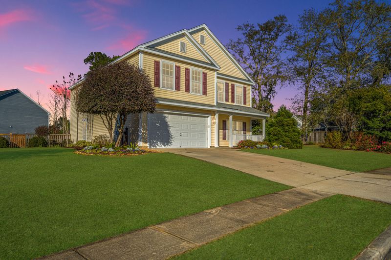 1048 Moss Grove Dr, Moncks Corner, SC 29461