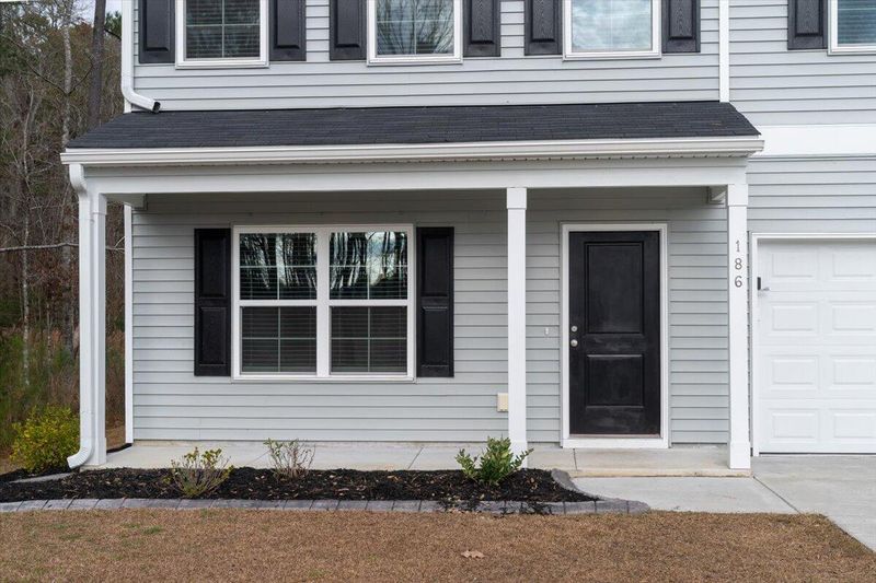 186 Hyrne Dr, Goose Creek, SC 29445