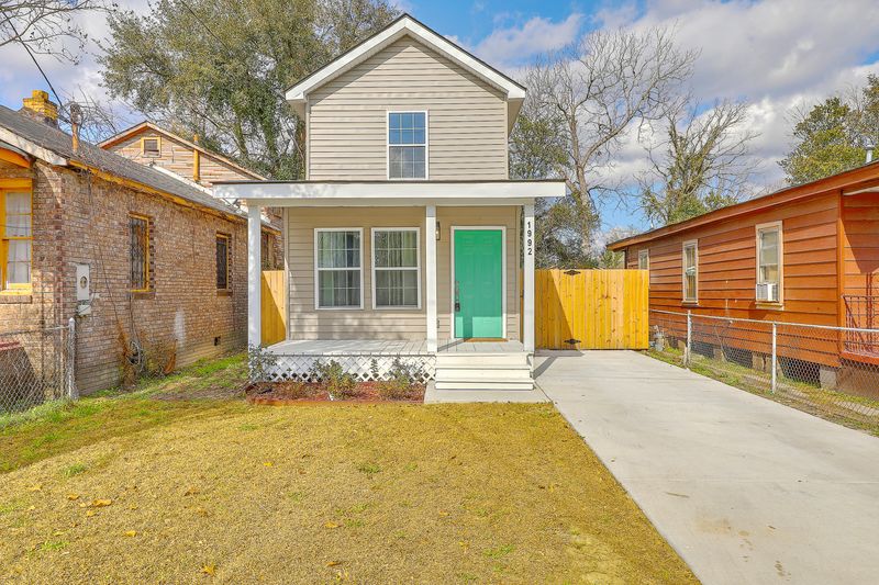 1992 Hugo Ave, North Charleston, SC 29405