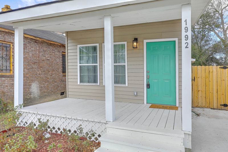 1992 Hugo Ave, North Charleston, SC 29405