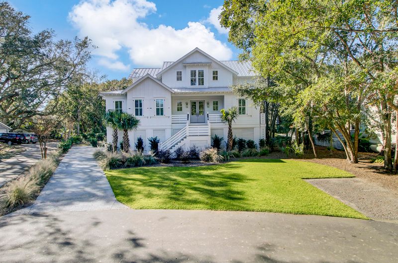 2 Conch Ct, Isle Of Palms, SC 29451