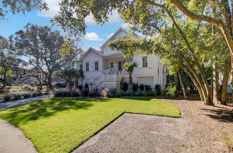 2 Conch Ct, Isle Of Palms, SC 29451