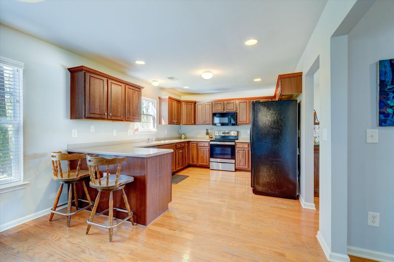 1005 Steelechase Ln, Hanahan, SC 29410