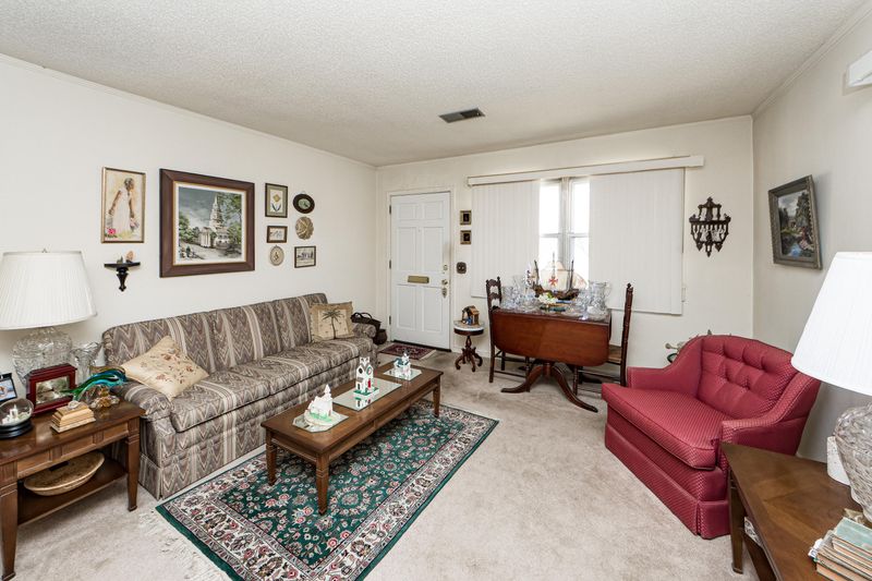 2526 Violet Ave, North Charleston, SC 29405