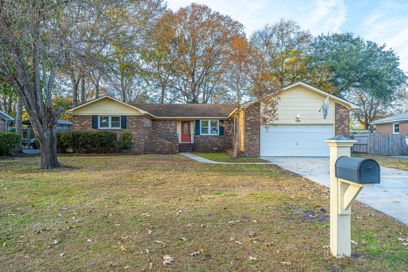 1383 W Lenevar Dr, Charleston, SC 29407
