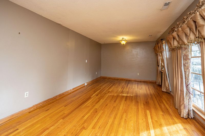 5304 Helene Dr, North Charleston, SC 29418