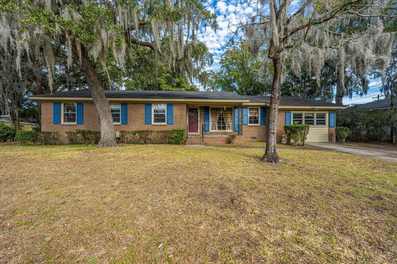 5304 Helene Dr, North Charleston, SC 29418
