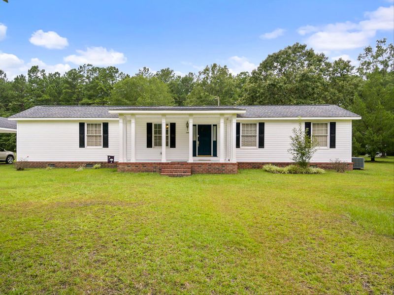 122 Kenny Creek Ln, Bonneau, SC 29431