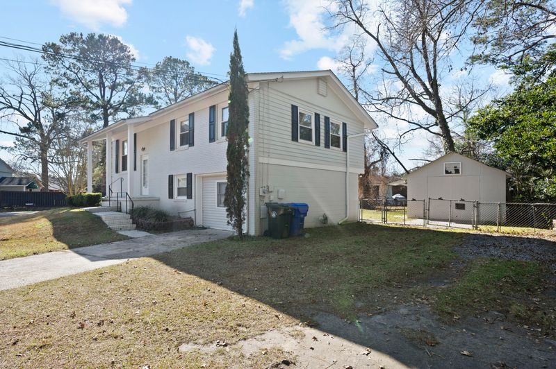 1832 Manigault Pl, Charleston, SC 29407