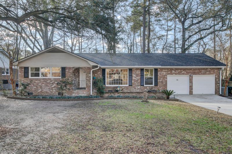 202 Pointer Dr, Summerville, SC 29485