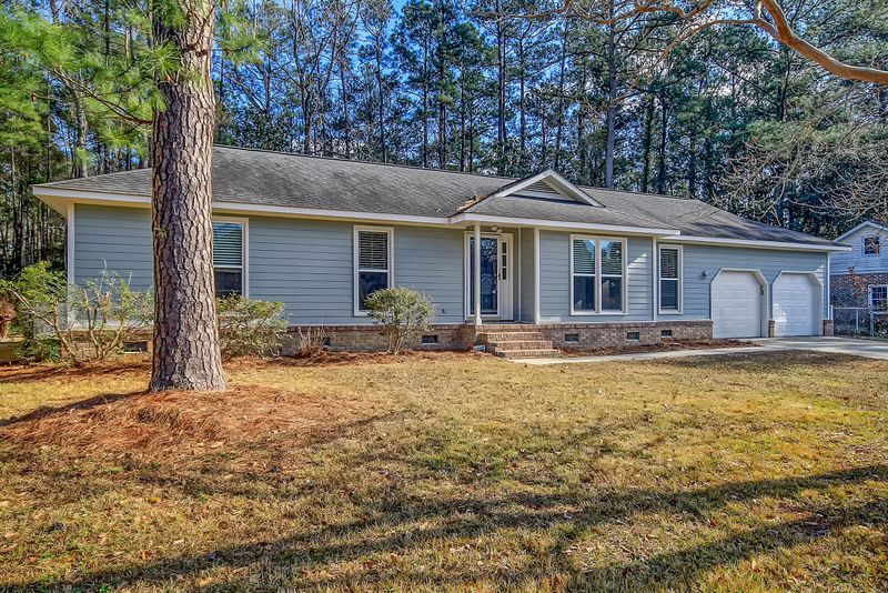 114 Sandtrap Rd, Summerville, SC 29483