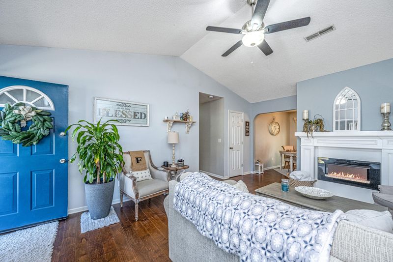 122 William St, Summerville, SC 29483