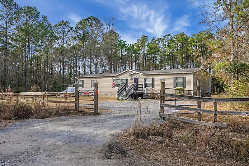 834 Barefoot Ln, Summerville, SC 29483