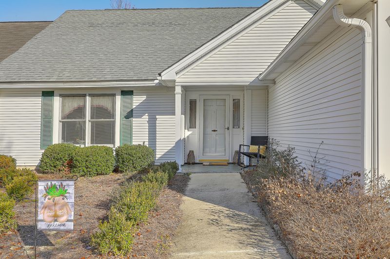 9084 Delancey Cir, North Charleston, SC 29406