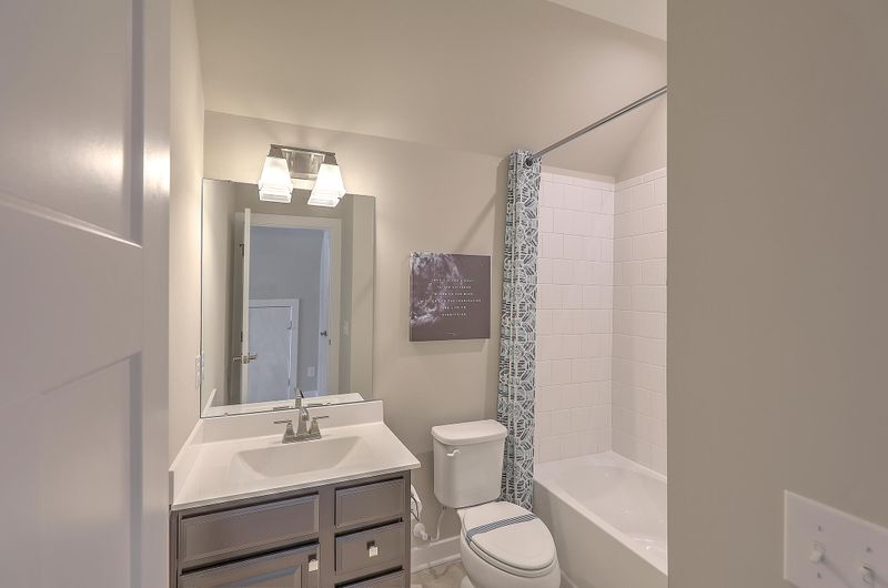 210 Coopers Hawk Dr, Summerville, SC 29483