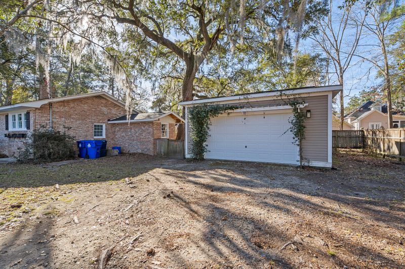 2036 Old Fort Ave, Charleston, SC 29414