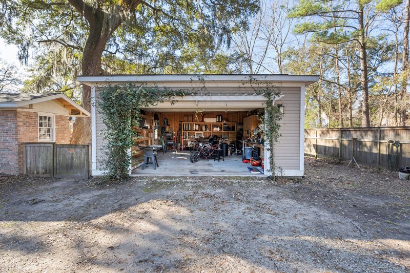 2036 Old Fort Ave, Charleston, SC 29414
