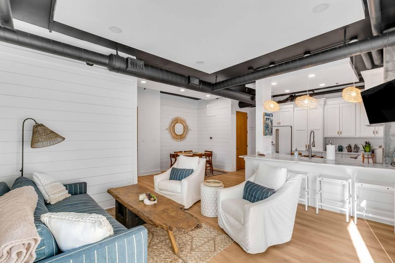 150 Bee St #504, Charleston, SC 29401