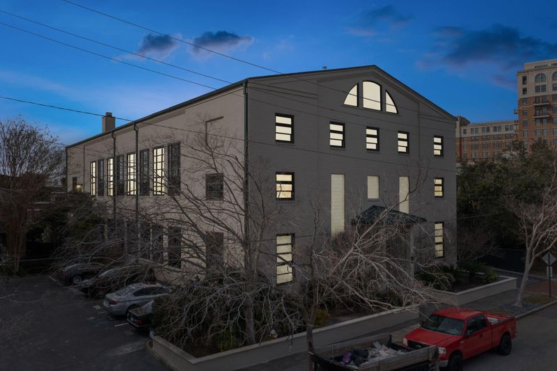 3 Chisolm St #101g, Charleston, SC 29401