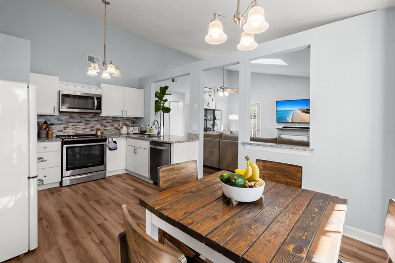 1161 Oakcrest Dr, Charleston, SC 29412